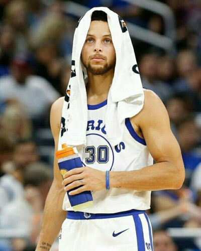 选手们一边 选手们一边