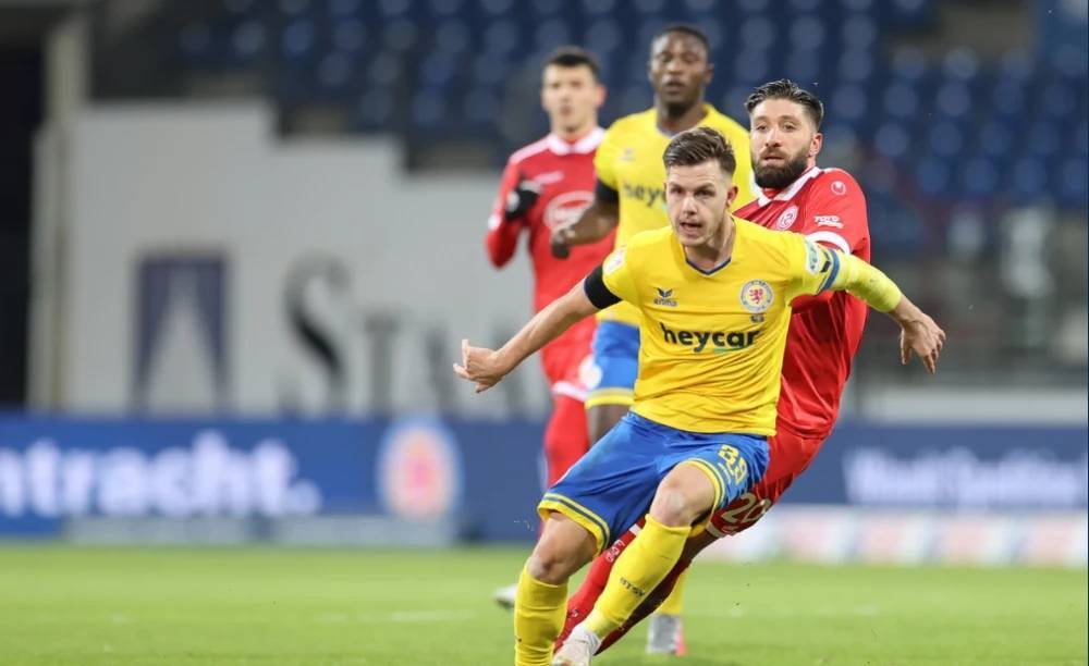 持核心阵容 持核心阵容