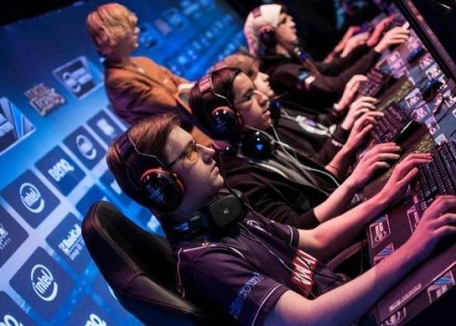 球2助的亮 球2助的亮