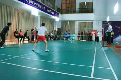 许多球队容 许多球队容