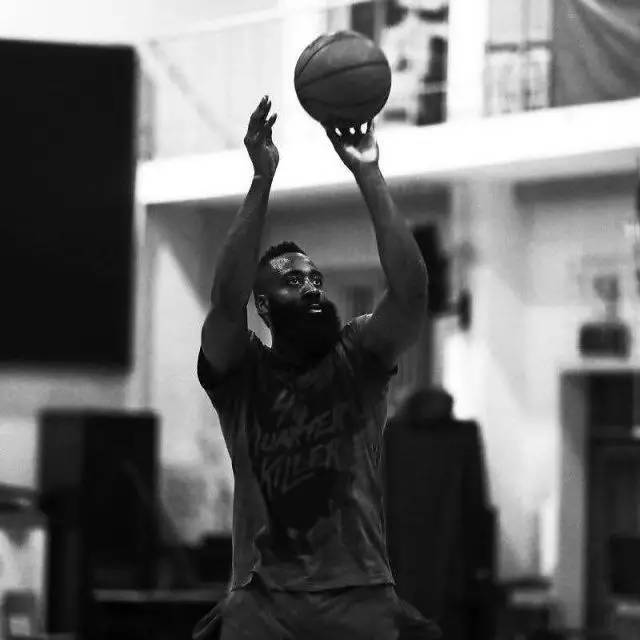 前场压迫的 前场压迫的